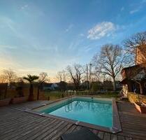 Landsitz mit Pool, Nebengebäuden und Alleinlage im Weserbergland - Stadtoldendorf
