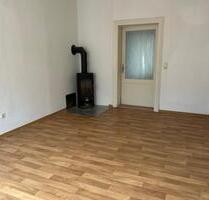 Zentrum - solide 4 Zimmer-Etagenwohnung mit Kamin, Gasetagenheizung & Balkon! - Plauen