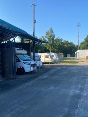 Foto - Stellplatz für Wohnwagen Wohnmobil Anhänger in Nettetal