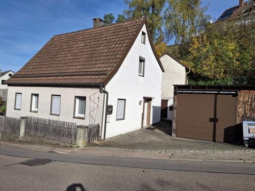 Foto - Einfamilienhaus mit Garten - 200.000,00 EUR Kaufpreis,