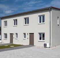 Neubau-Doppelhaushälfte - 1.350,00 EUR Kaltmiete, ca.  135,00 m² in Aufhausen (PLZ: 93089)