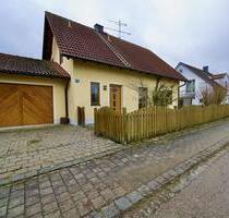 Familienfreundliches Einfamilienhaus mit schönem Garten und Garage in ruhiger Lage - Mauern