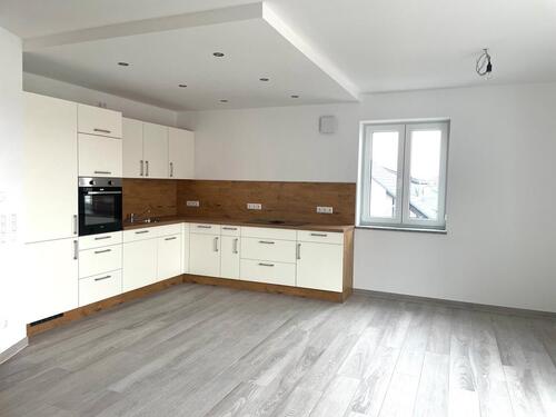 Foto - Helle 5-Zimmer-Wohnung mit Balkon zur Miete in Schmidgaden