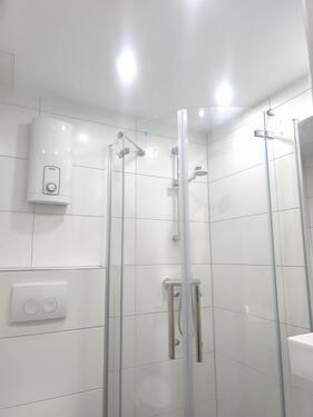 Foto - Erstbezug nach vollständiger Renovierung! 2-Zimmer Wohnung 1.OG