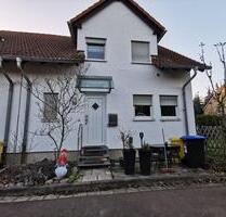 Großzügige 4,5-Zi-Doppelhaushälfte mit Garten, Terrasse & Balkon - Kabelsketal