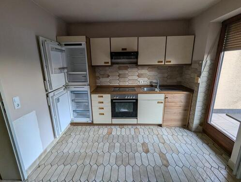 Foto - 2 Zimmer Wohnung, Balkon, Zentro Nähe, 64 qm, 3. Stock DG