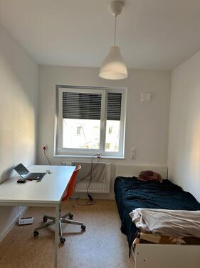 Foto - Zimmer zur Untermiete - 400,00&nbsp;EUR Kaltmiete, ca.&nbsp; 18,00&nbsp;m&sup2;