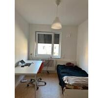 Zimmer zur Untermiete - 400,00&nbsp;EUR Kaltmiete, ca.&nbsp; 18,00&nbsp;m&sup2; in Kassel (PLZ: 34117)