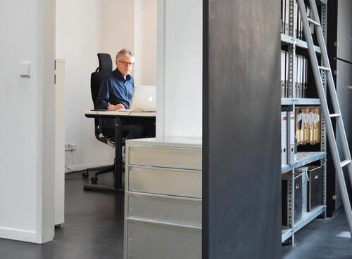 Foto - Schreibtisch-Platz halbtags oder 3 Tage pro Woche zu vermieten - All-in-Miete