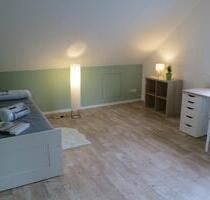 Möbliertes Zimmer - 650,00&nbsp;EUR Kaltmiete, ca.&nbsp; 10,00&nbsp;m&sup2; in Berlin (PLZ: 12683) Marzahn-Hellersdorf