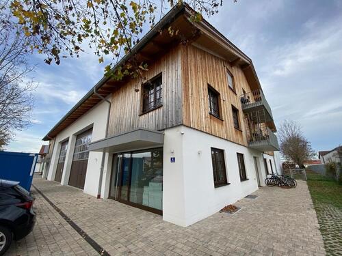 Foto - Lagerhalle für ruhiges Gewerbe mit Büros und Keller