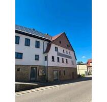 Haus mit Scheune und Gewölbekellern unter Denkmalschutz - Niederstetten