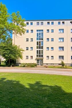 Foto - Wohnen am Zoom, Erdgeschoss, renoviert, Duschbad und Balkon