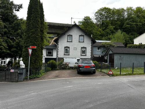 Foto - Einfamilienhaus mit Einliegerwohnung