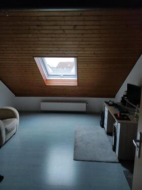 Foto - 2 Zimmer Dachgeschoßwohnung in Rosbach vor der Höhe