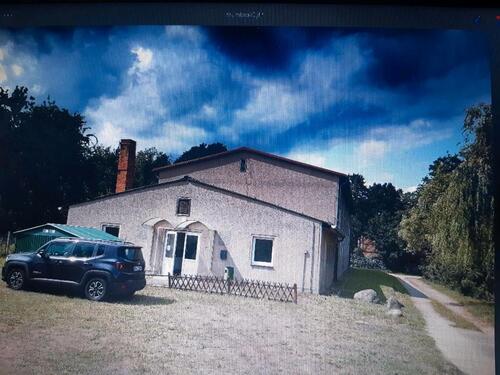 Foto - Zentrale Sporthalle, Lager, Büros, 8 Garagen, viele Parkpl.Ostsee
