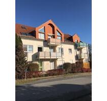 Renovierte 2 Raum EG Wohnung mit neuer Einbauküche und Terrasse - Königsbrück