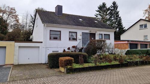 Foto - Einfamilienhaus mit Gestaltungspotential und schönem Garten