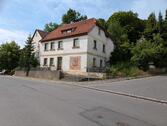 Foto - 1 - 2 - Familienhaus stark sanierungsbedürftig 107 qm