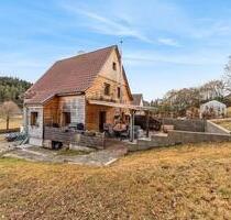 Einfamilienhaus mit großer und sonnige Garten und Terrasse - Villingen-Schwenningen
