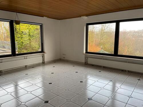 Foto - Große 5 Zimmer Wohnung mit eigenem Garten