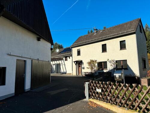 Foto - Einfamilienhaus mit Nebengebäude auf Eckgrundstück !Ringnähe!