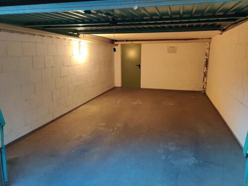 Foto - Garage mit angeschlossenem Lagerraum