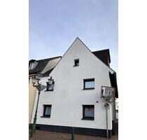 Zentraler geht es nicht! Modernisiertes EFH in Korschenbroich