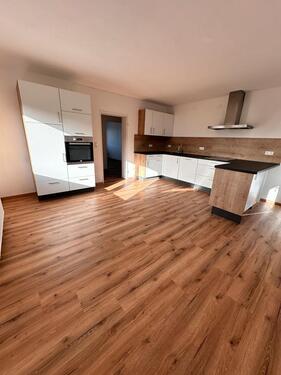 Foto - Kernsanierte helle 4-Zimmer Wohnung 113m2 • Balkon •moderne Küche