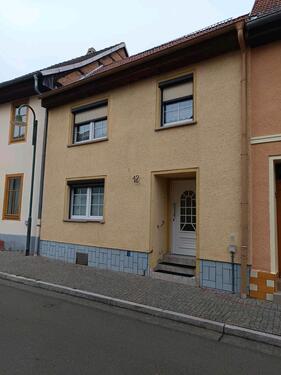 Foto - Reihenhaus zur Miete - 680,00 EUR Kaltmiete, ca.  98,00 m²