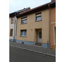 Reihenhaus zur Miete - 680,00 EUR Kaltmiete, ca.  98,00 m² in Greußen (PLZ: 99718)