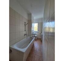 3 Raumwohnung, Küche + Bad Fenster, Badewanne - Bitterfeld-Wolfen