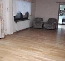 Zweifamilienhaus mit Garage und Garten - Heimbach