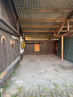 Foto - gesicherter Stellplatz überdacht