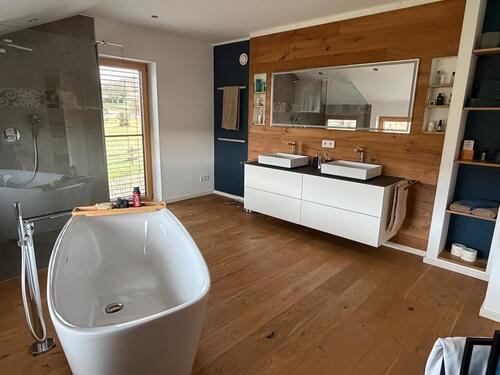 Foto - Junges Einfamilienhaus mit Doppelgarage