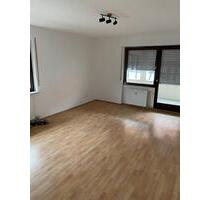 Helle 2 Zimmer Wohnung mit Balkon in Leonberg Eltingen - Weil Im Schönbuch