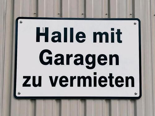 Foto - Halle mit integrierten Garagen - 400,00&nbsp;EUR Miete,