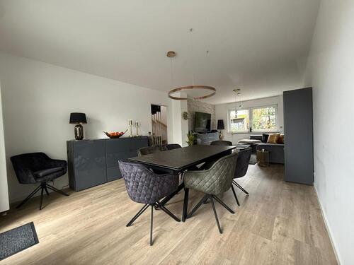 Foto - EXKLUSIVES PROVISIONSFREIES RMH IN SCHWALBACH AM TAUNUS KERNSANIE