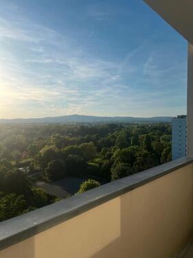 Foto - Zimmer in 6er Frauen WGshared Flat im Herzen Frankfurts mit Ausblick auf den Taunus