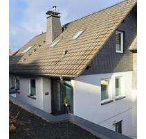 Provisionsfrei: Gepflegtes Haus mit viel Platz - Gummersbach Hepel