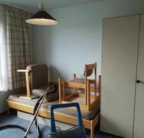 Teilmöbliertes 1-Zimmer Apartment für Studenten ab 01.04!!! - Freiburg im Breisgau Haslach