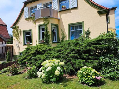 Foto - Kl.Seevilla, Bj.1936 m. Gar.+Carp. in ArendseeAltm. dir. am See