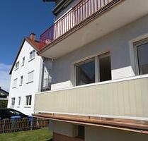 Modernisierte 3-Zimmer-Wohnung mit 2 Balkonen & Garage - Münster (Hessen)