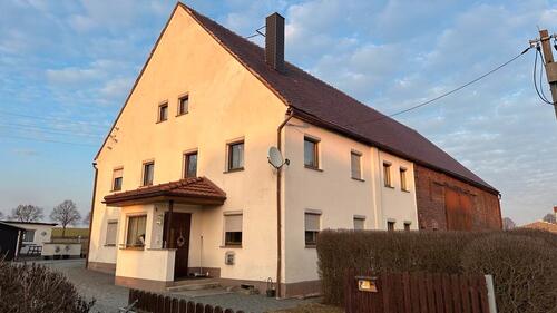 Foto - Einfamilienhaus mit großer Scheune in top Lage