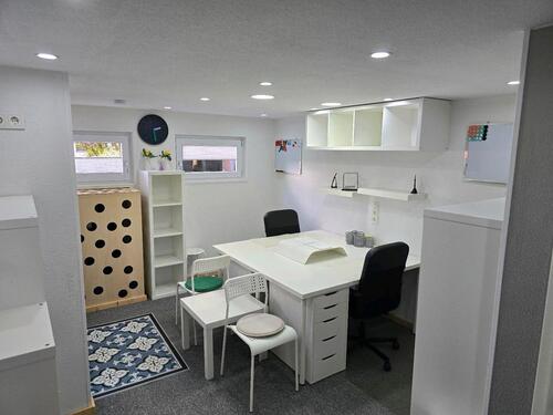 Foto - Büro voll möbliert, Nebenraum, Küche, ca. 20m² zu vermieten