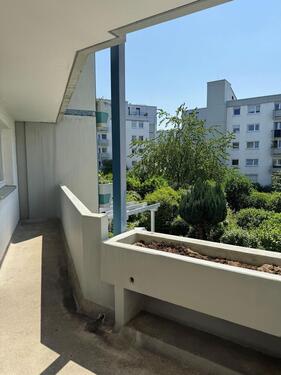 Foto - Moderne möblierte 3-Zimmer-Wohnung mit Balkon