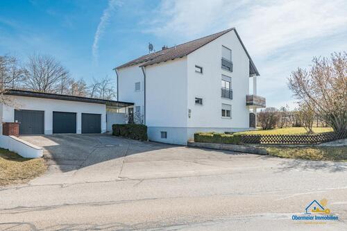 Foto - Top-sanierte Dachgeschosswohnung mit Garage und EBK in idyllischer Lage