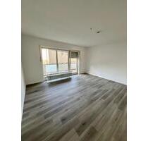 Von privat - schöne 3-Zi.-Wohnung, Paderborn Schloß Neuhaus, ruhige Lage m. Balkon 1. Obergeschoß