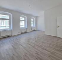 2 Zimmer mit großem Wohnbereich im Herzen Löbaus!