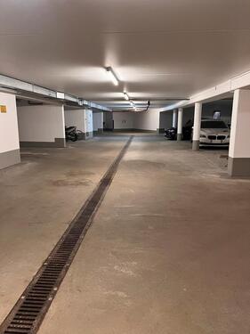 Foto - Tiefgaragenstellplatz Autostellplatz